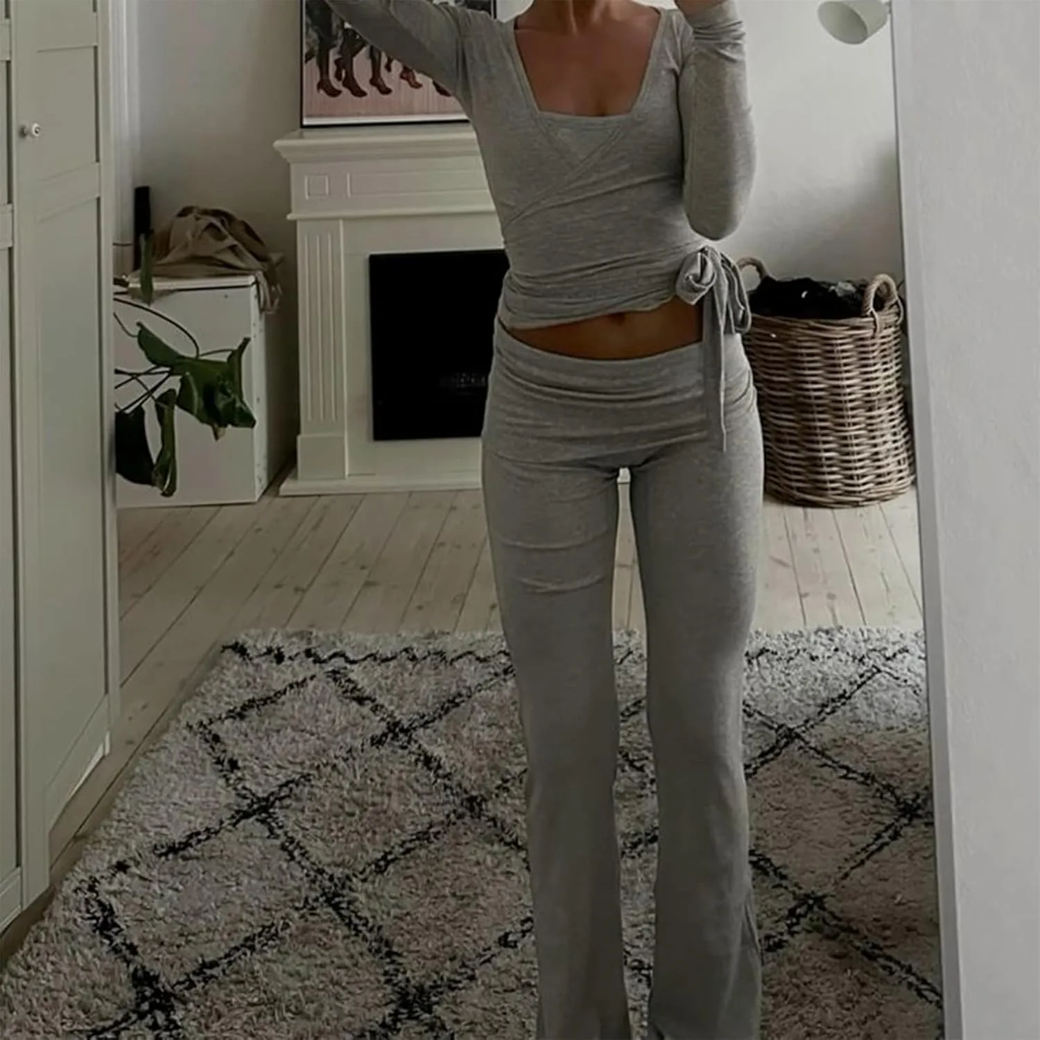 Women Y2K Cross Wrap Tie Crop Top Coquette Long Sleeve Deep V Neck Solid Slim Fit T-Shirt Fairy Yoga Workout Blouse